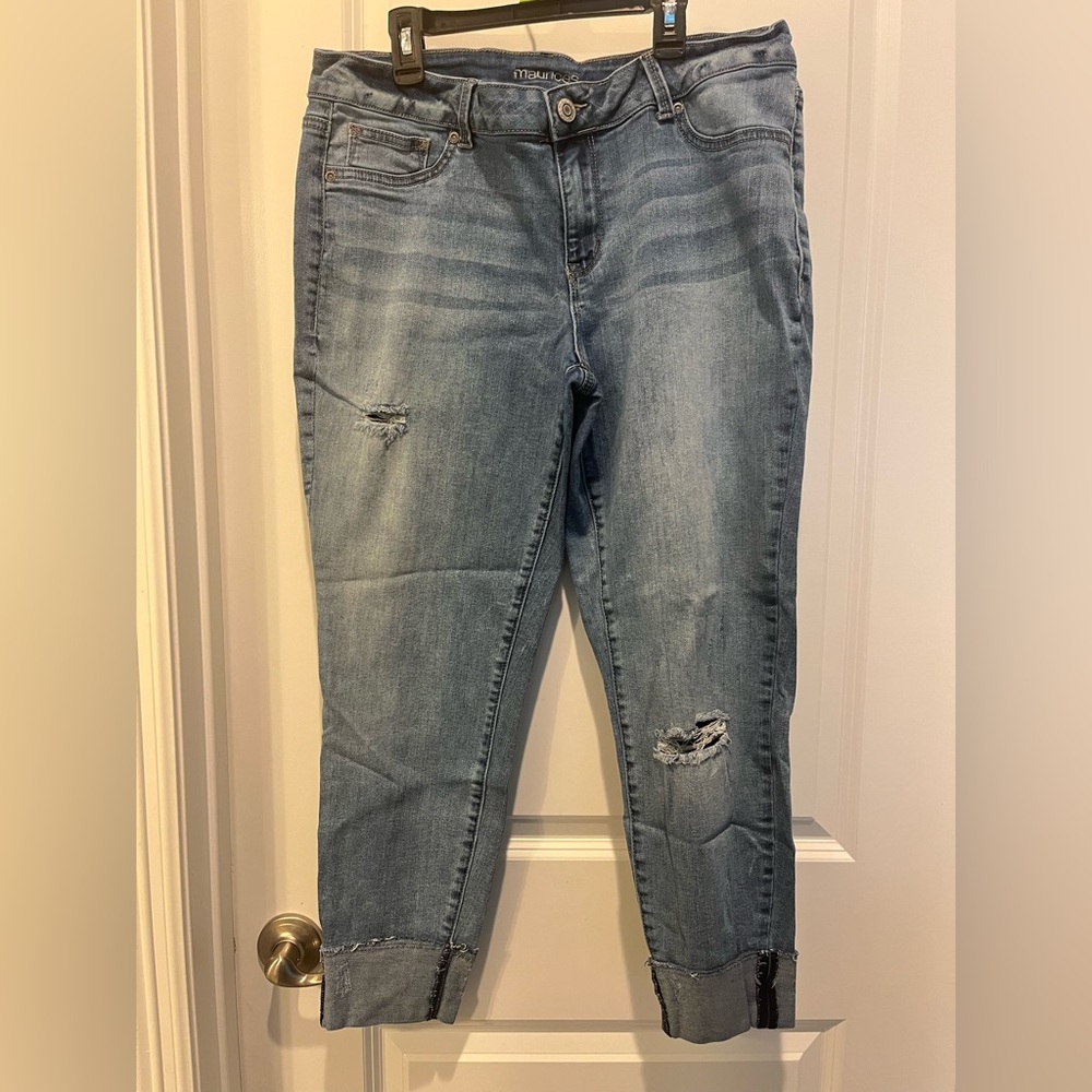 Maurices Women’s Mid- Wash  Distressed High- Rise  Ankle Jeans Size L SHORT